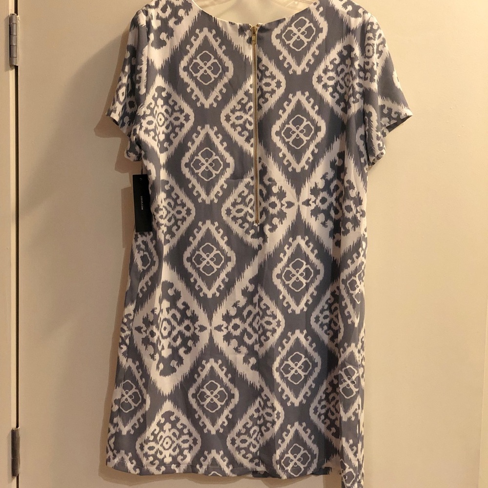 Lulu’s patterned light grey & white mini dress